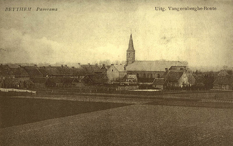 Algemeen zicht op de dorpskern van Beitem, eind 19de eeuw (Bron: Prentkaart Vangeenberghe-Bonte).