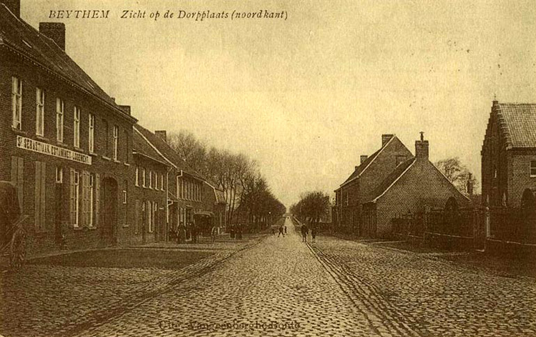De dorpskom van Beitem, eind 19de eeuw (Bron: Prentkaart Vangheenberge-Bonte).