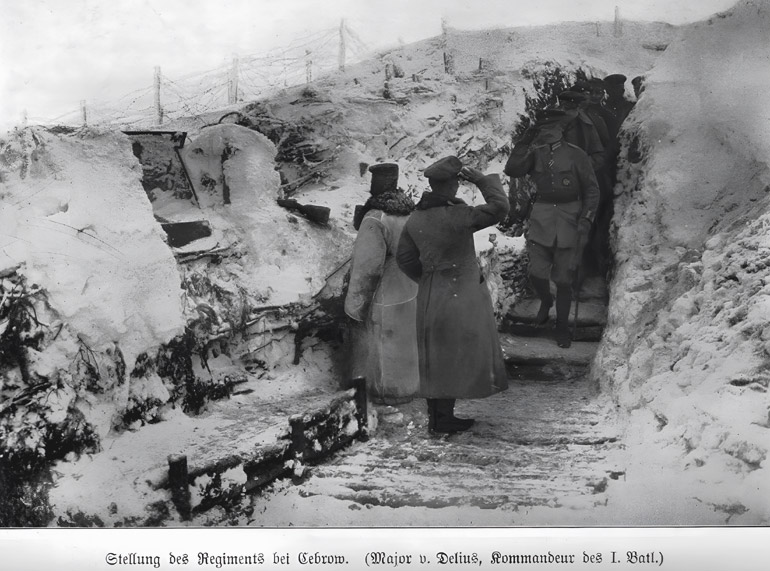 Soldaten van het Duitse Garde Fsilier Regiment (1ste bataljon) aan het oostfront in 1915 (foto: Wikimedia Commons).